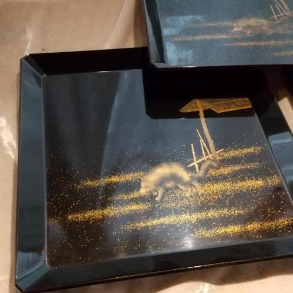 金蒔絵　角盆　研出蒔絵　狸図　3枚