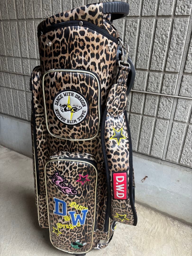 【ダンスウィズドラゴン】チビドラ×ワッペン多数 レオパード8.5型キャディバッグ