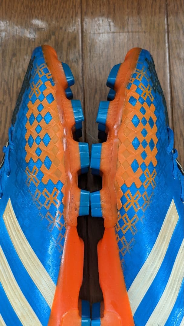 アディダス サッカースパイク プレデター リーサルゾーン HG