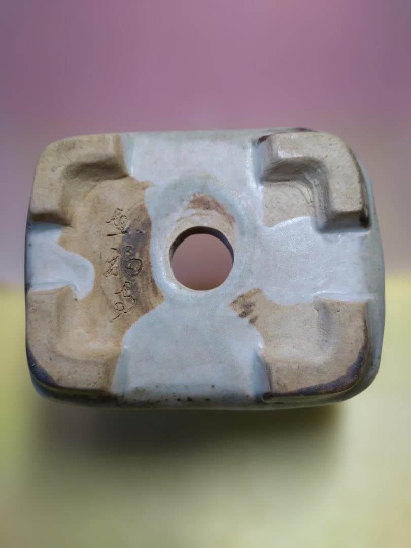 ナマズの絵柄の盆栽鉢