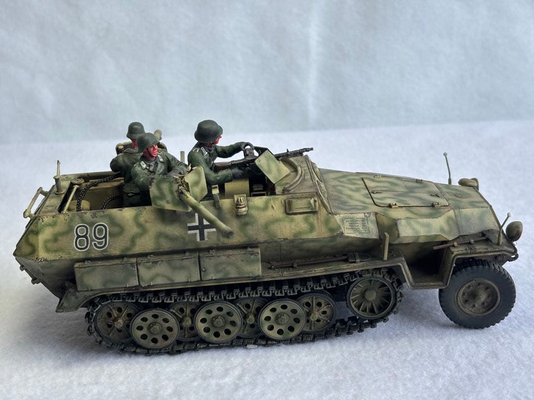 １／３５ドイツ軍Sd．Kfz．２５１／１７C型ハノマークプラモデル戦車完成品