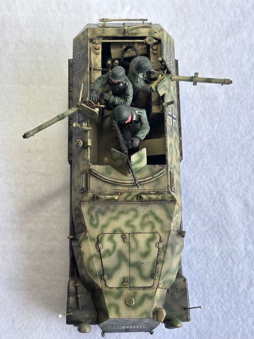 １／３５ドイツ軍Sd．Kfz．２５１／１７C型ハノマークプラモデル戦車完成品