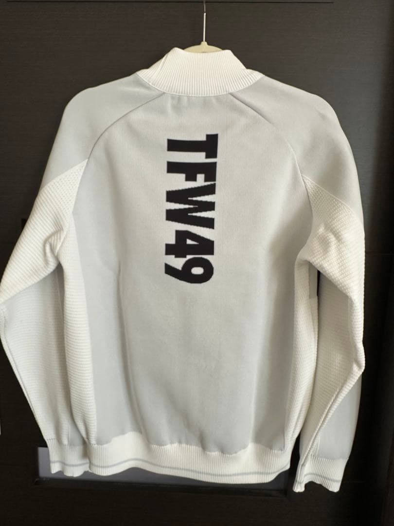 極美品　Mサイズ　TFW49 MOCK NECK KNIT
