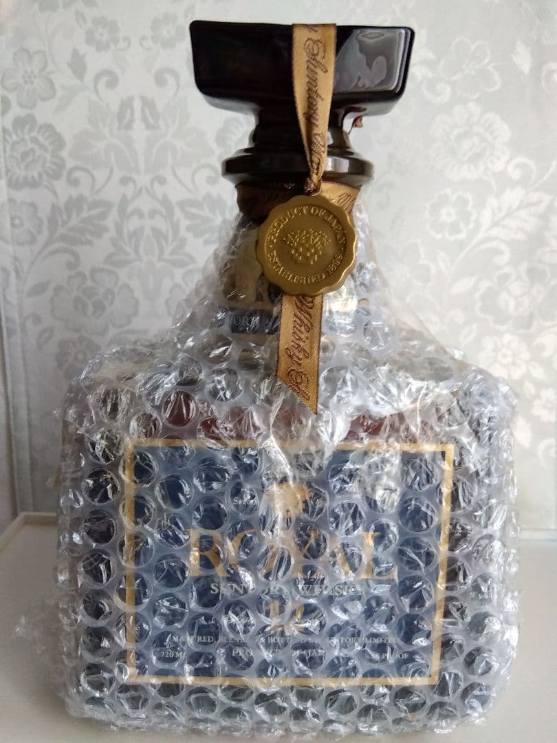 サントリーウイスキー　ローヤル プレミアム　12年 青ラベル