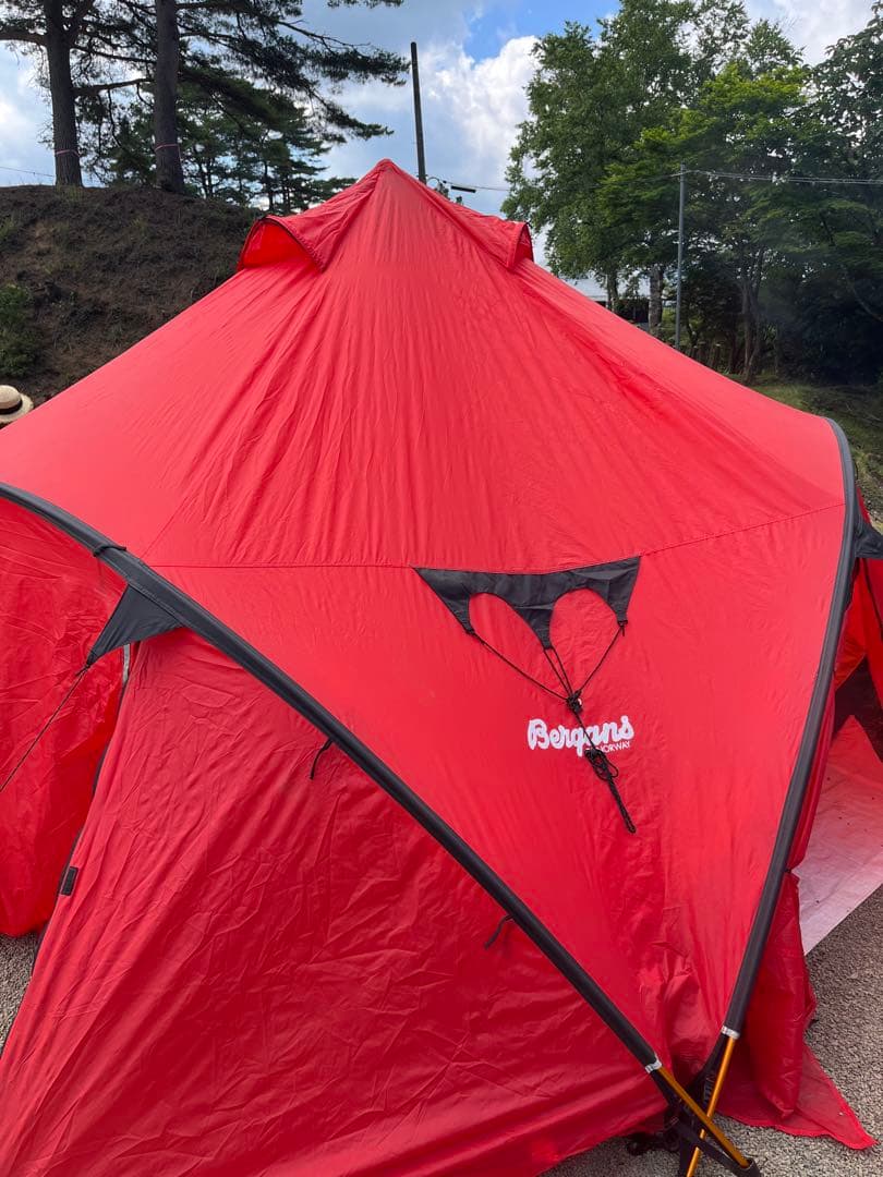 bergans 赤テント