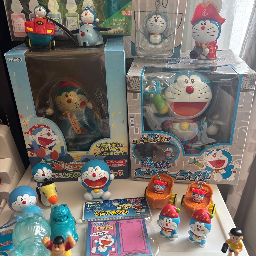 ドラえもん　グッズ　まとめ売り　フィギュア　センサーライト　ストラップ