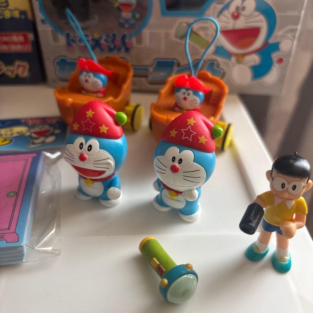 ドラえもん　グッズ　まとめ売り　フィギュア　センサーライト　ストラップ