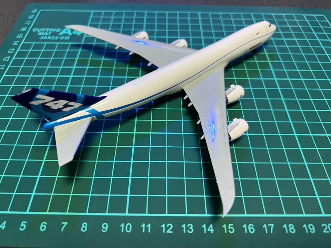 ドラゴン 1/400 ボーイング 747-8F ハウスカラー N747EX