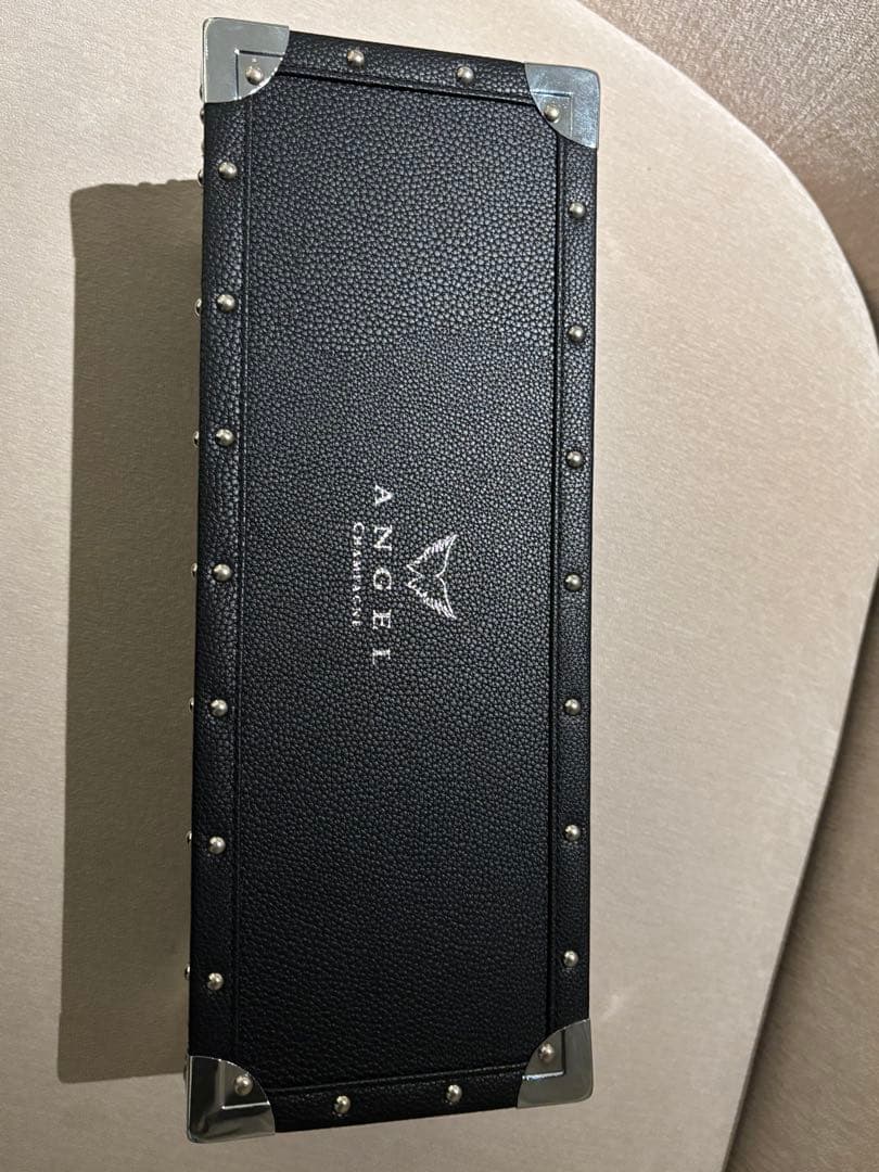 ANGEL シャンパン 黒いボトルとケース付き