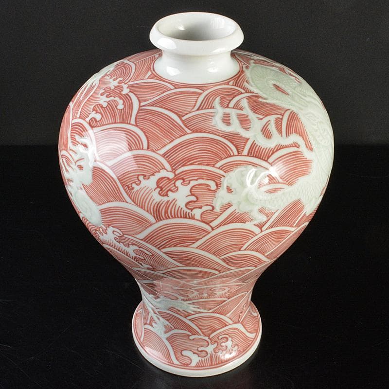 台湾　蔡曉芳　暁芳窯　赤絵龍波文　梅瓶　D　6086E