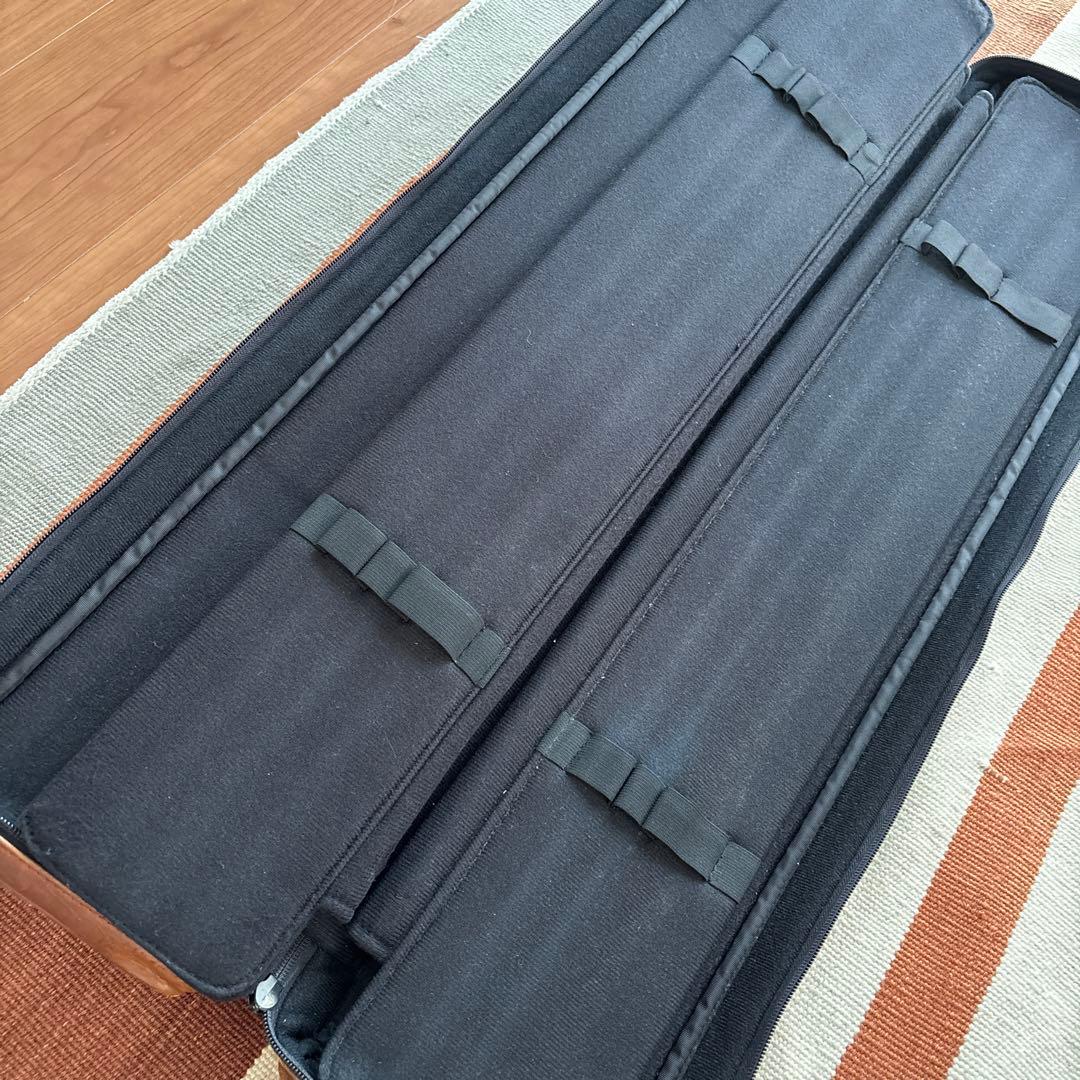 \"INSTROKE''cuecase バタフライ型 中古