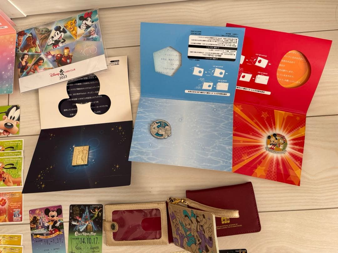 ピンバッチ　jcb限定商品　チケット