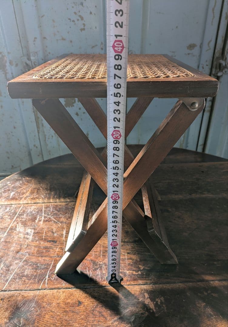 折りたたみ椅子　折りたたみスツール　飾り台　サイドテーブル　木製　レトロ　籐製