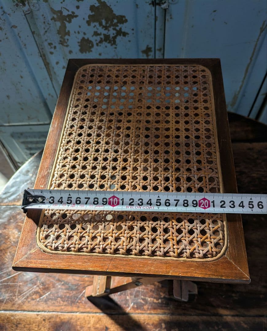 折りたたみ椅子　折りたたみスツール　飾り台　サイドテーブル　木製　レトロ　籐製