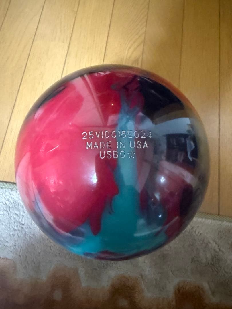 IDENTITY ボウリングボール