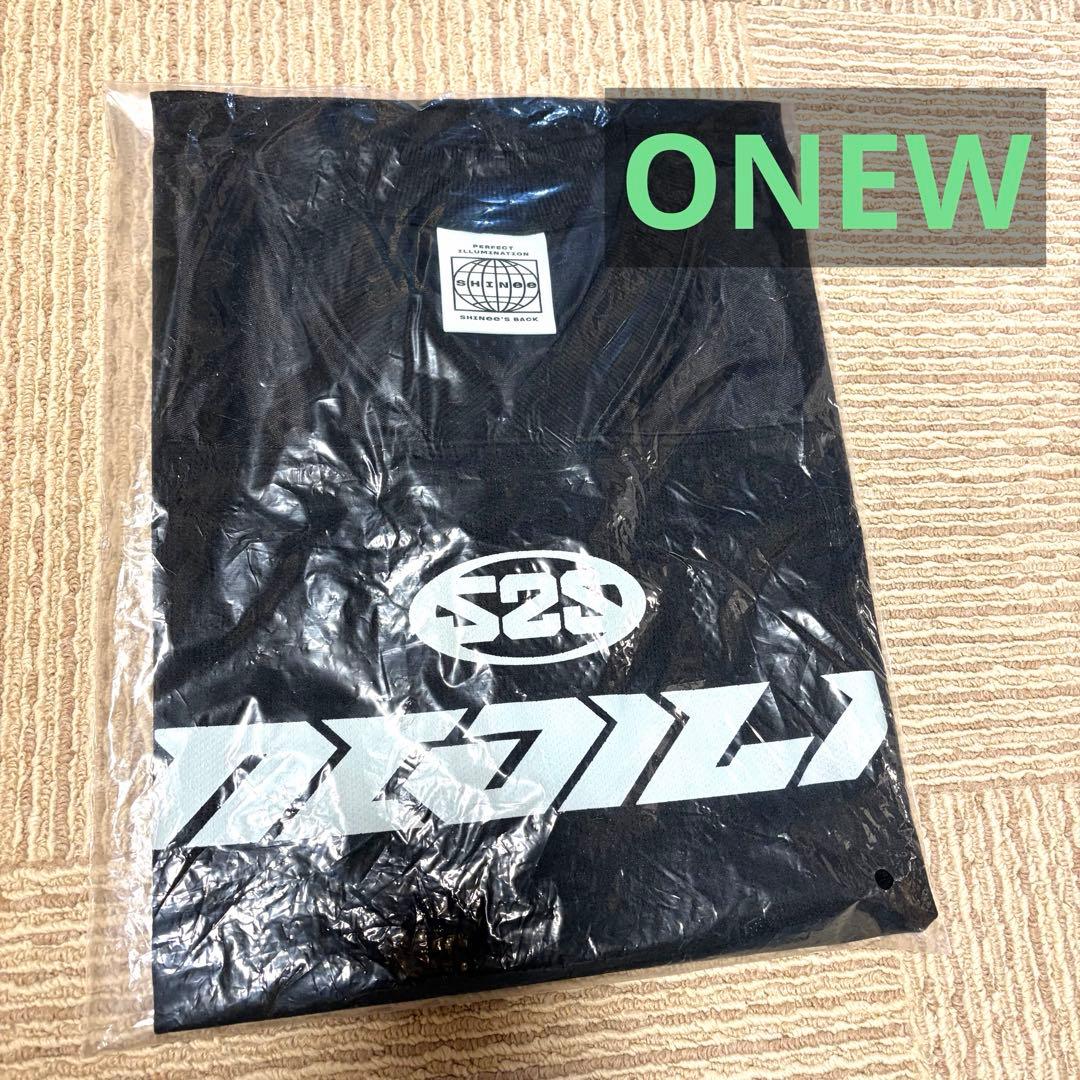 SHINee オニュ　ユニフォーム シャツ 新品未使用