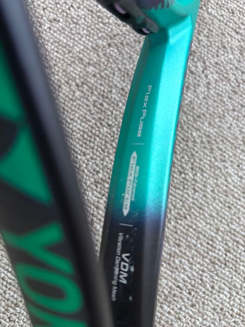 ヨネックス　テニスラケット　VCORE PRO 100L
