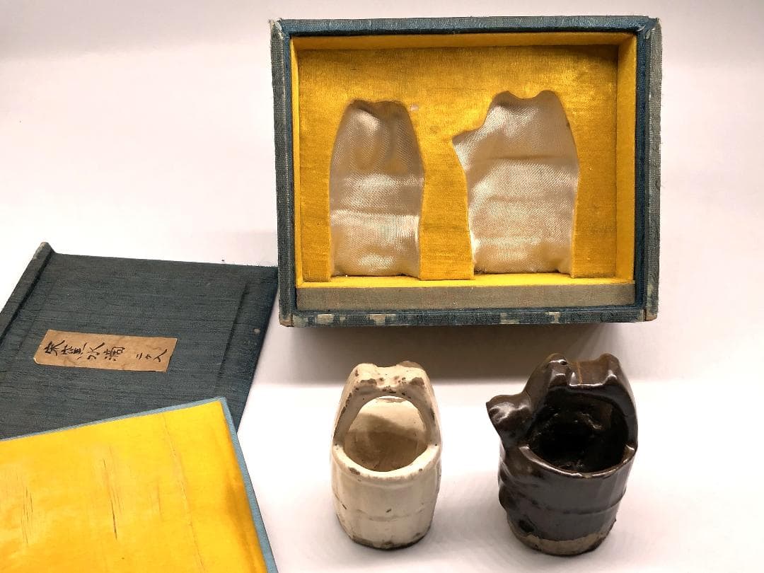 【 白釉・褐釉 対水滴 】 宋代 宋窯 化粧箱入り 中国古玩・骨董