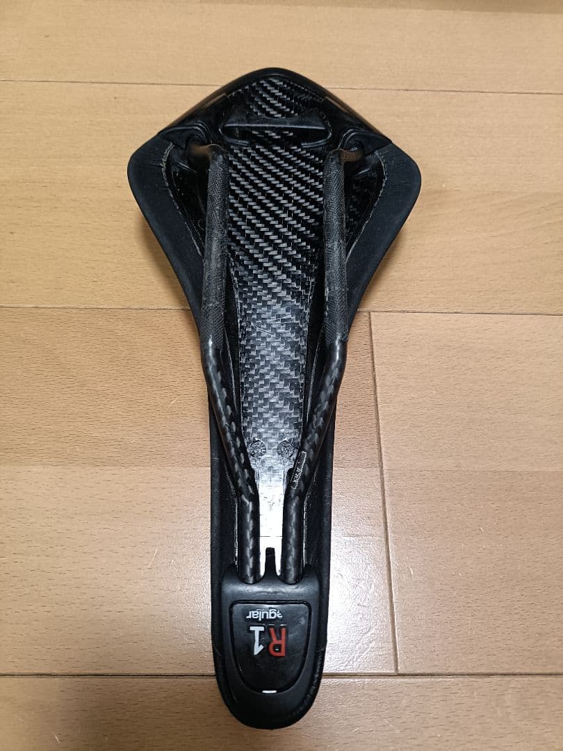 Fizik アリオネ Arione R1 Regular サドル カーボンレール