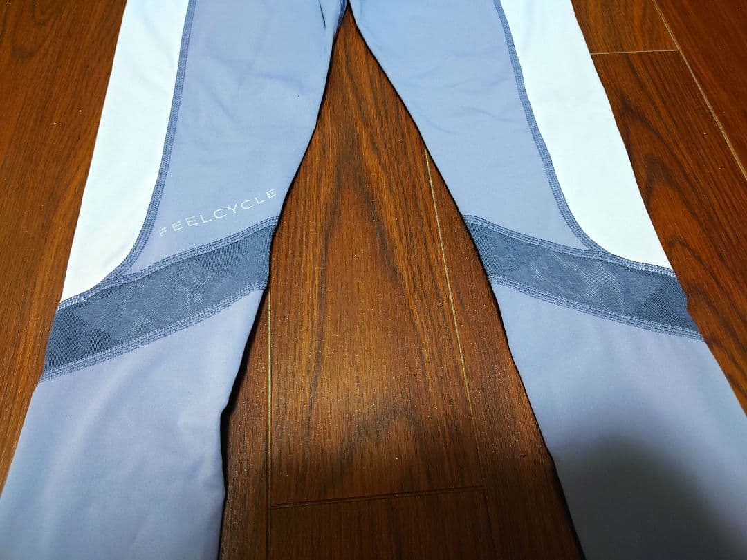 FEELCYCLE　ブラトップとレギンスセット