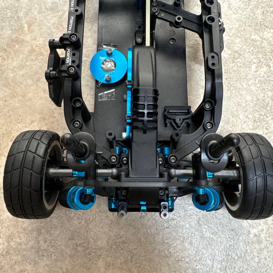 タミヤ TA07Rシャーシ及びau TOM'S GR SUPRAボディ