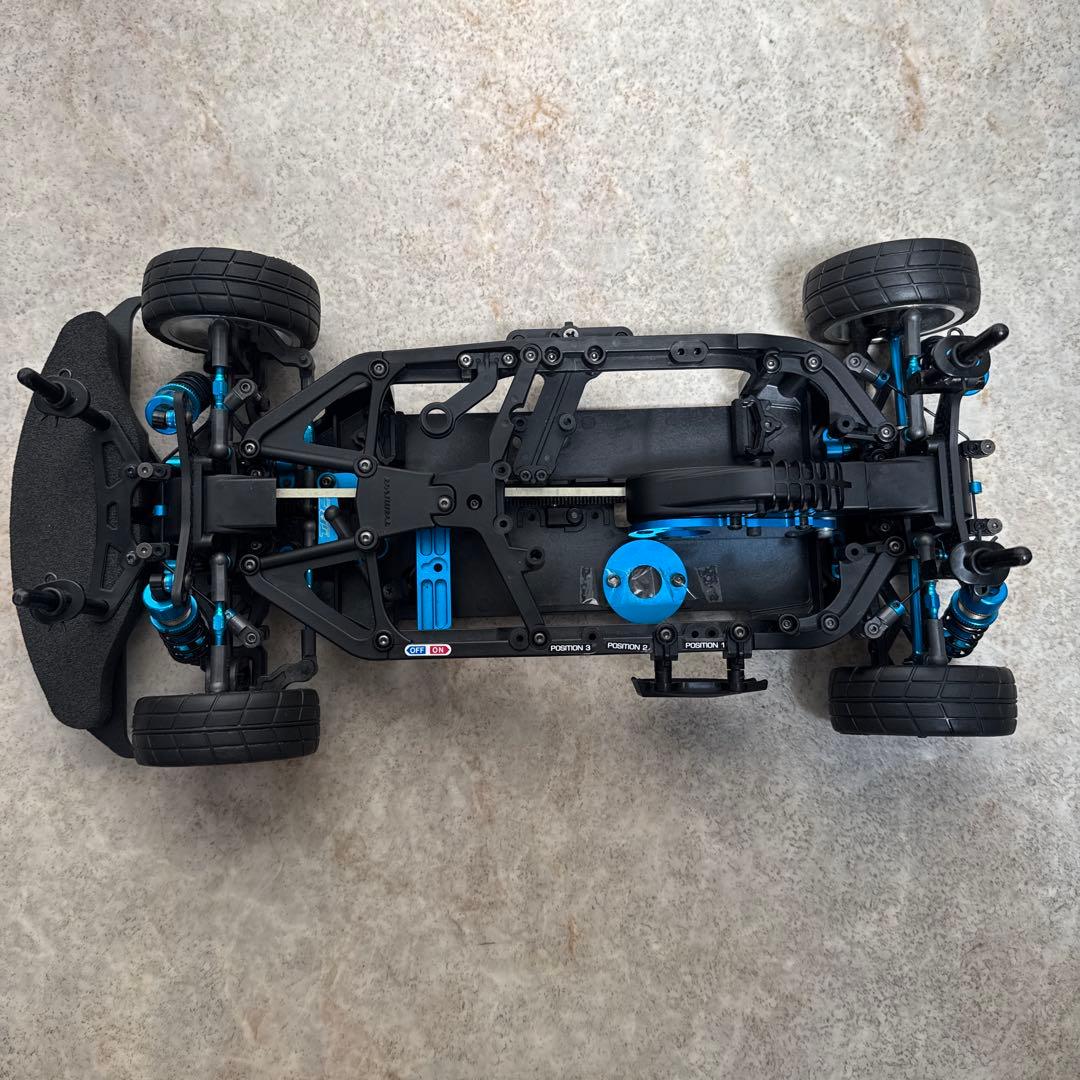 タミヤ TA07Rシャーシ及びau TOM'S GR SUPRAボディ