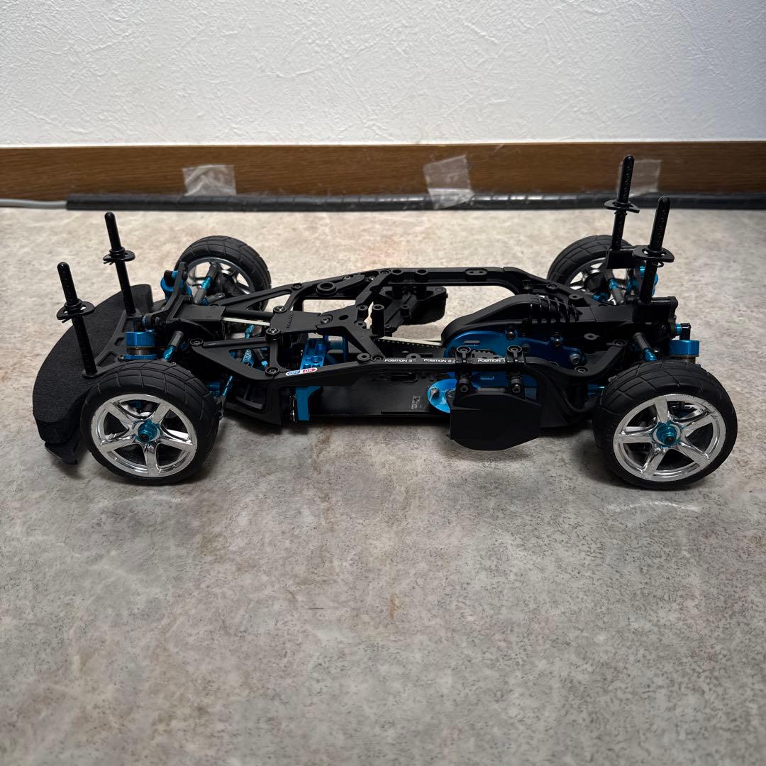 タミヤ TA07Rシャーシ及びau TOM'S GR SUPRAボディ