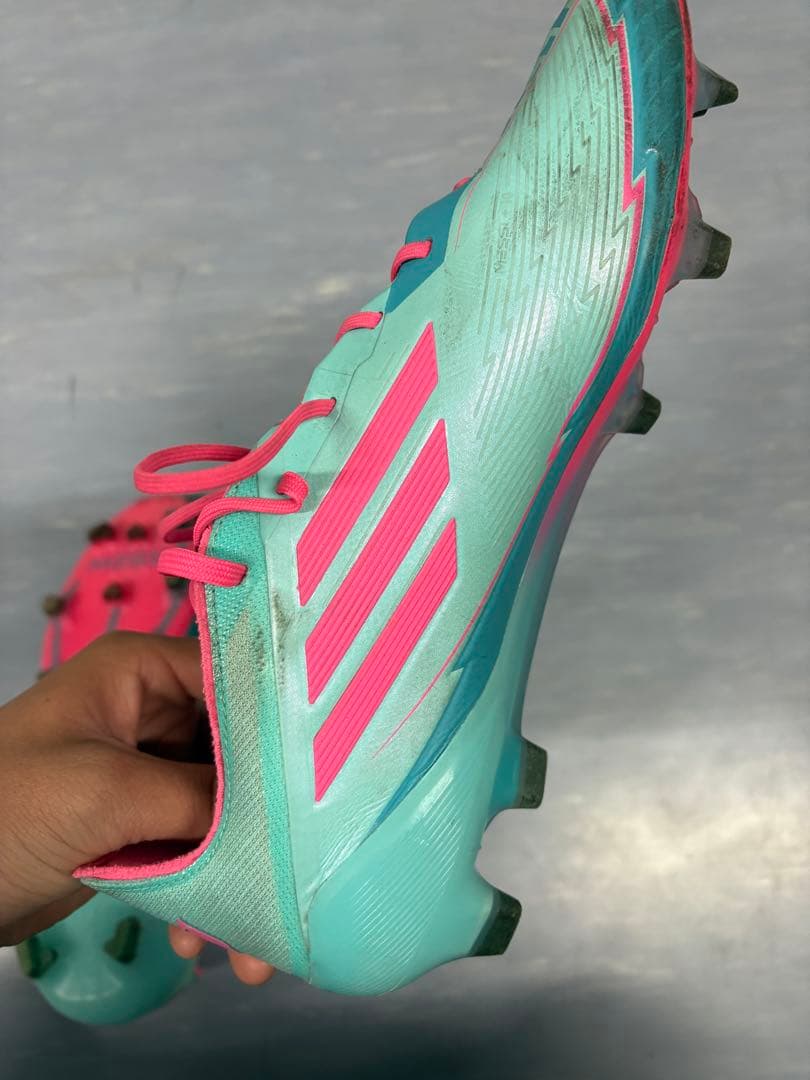 adidas サッカーシューズ・スパイク ミントグリーン/ピンク