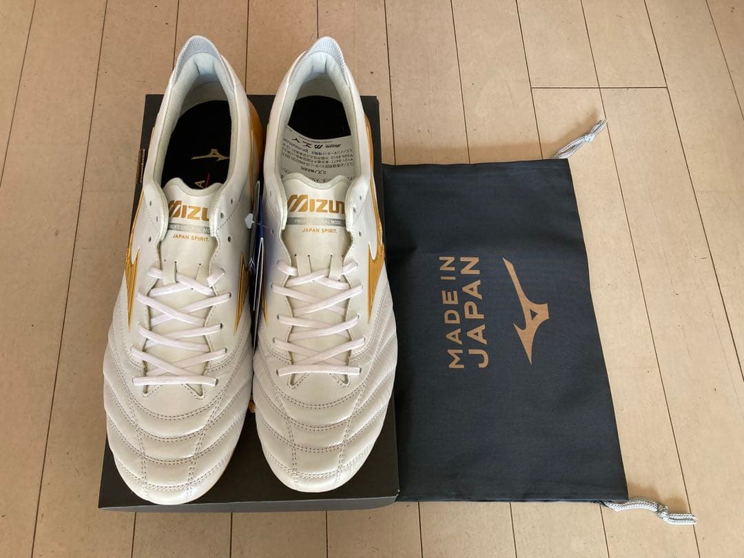 モレリアネオ4ジャパン　白✖️金　27.0㎝　新品。