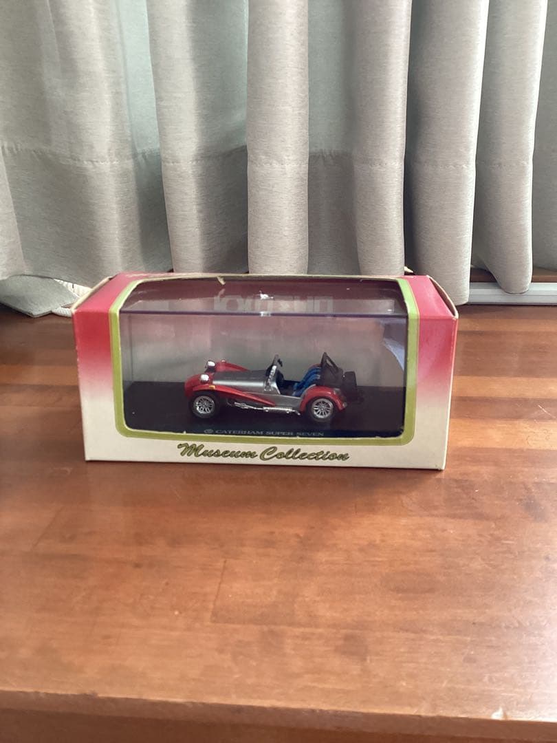 京商製クラッシックカー1//18 1/43 カラビナ付きのキーホルダー