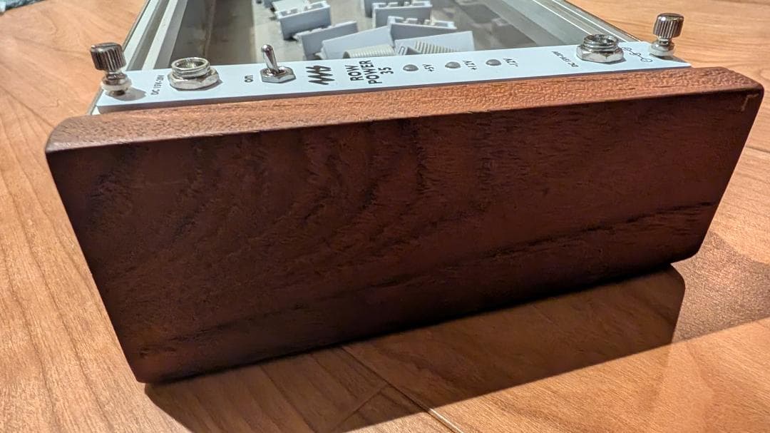 Hikari Instruments モジュラーシンセケース 電源つき