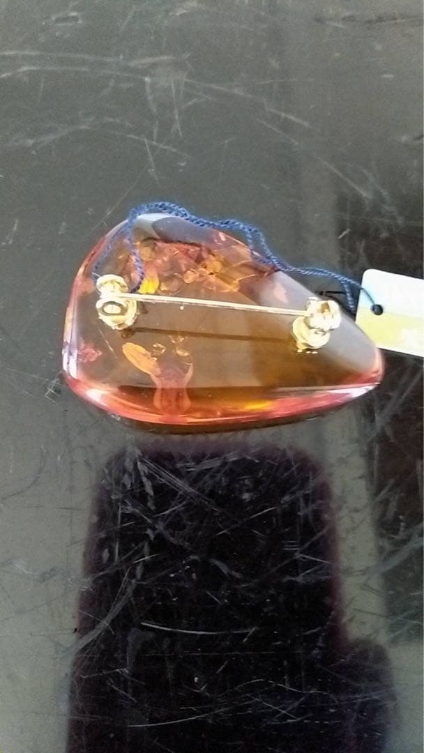 琥珀ブローチ　宝石　天然琥珀パワーストーン　ジュエリー　琥珀