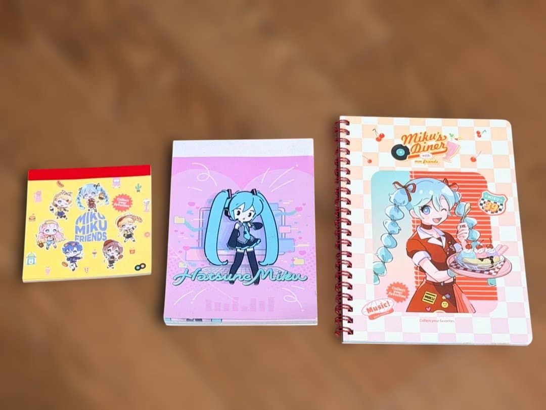 初音ミク フィギュア11点とグッズ12点セット まとめ売り