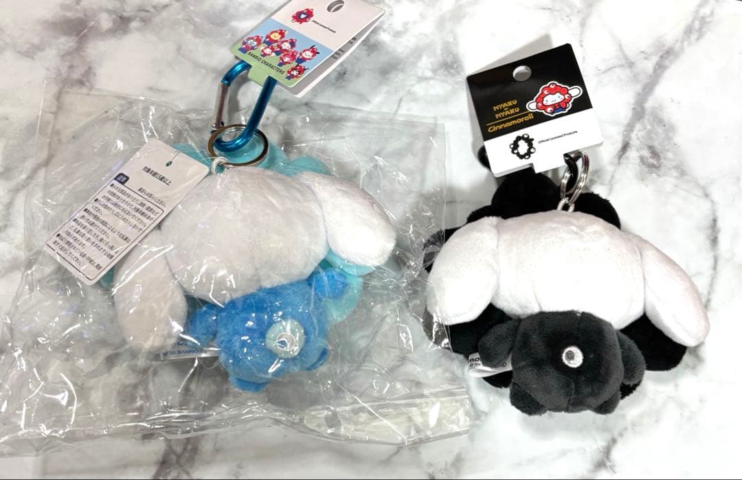ミャクミャクサンリオ　シナモン万博会場限定DCカラビナ&ブラックBCシナモン