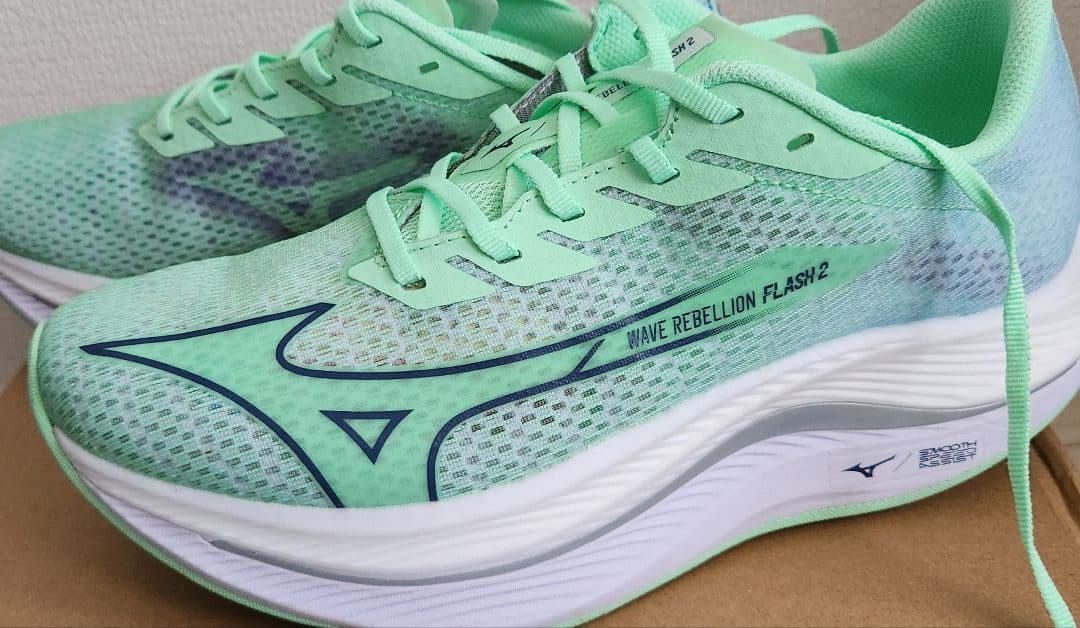 美品☆ミズノ☆ウエーブリベリオンフラッシュ2 ランニング メンズ 26,5cm