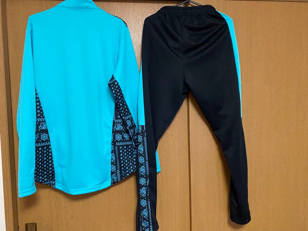 【プロフ必読】サッカージャンキー　上下/M