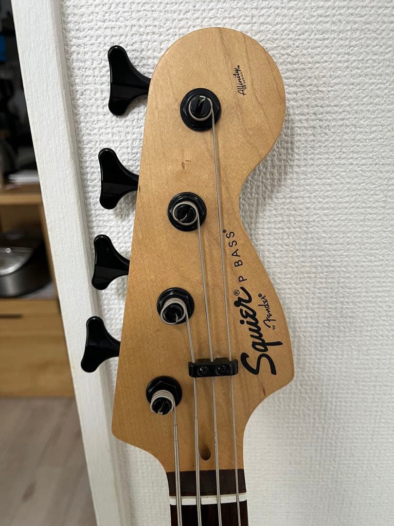 ベース Squier by Fender Affinity Precision Bass