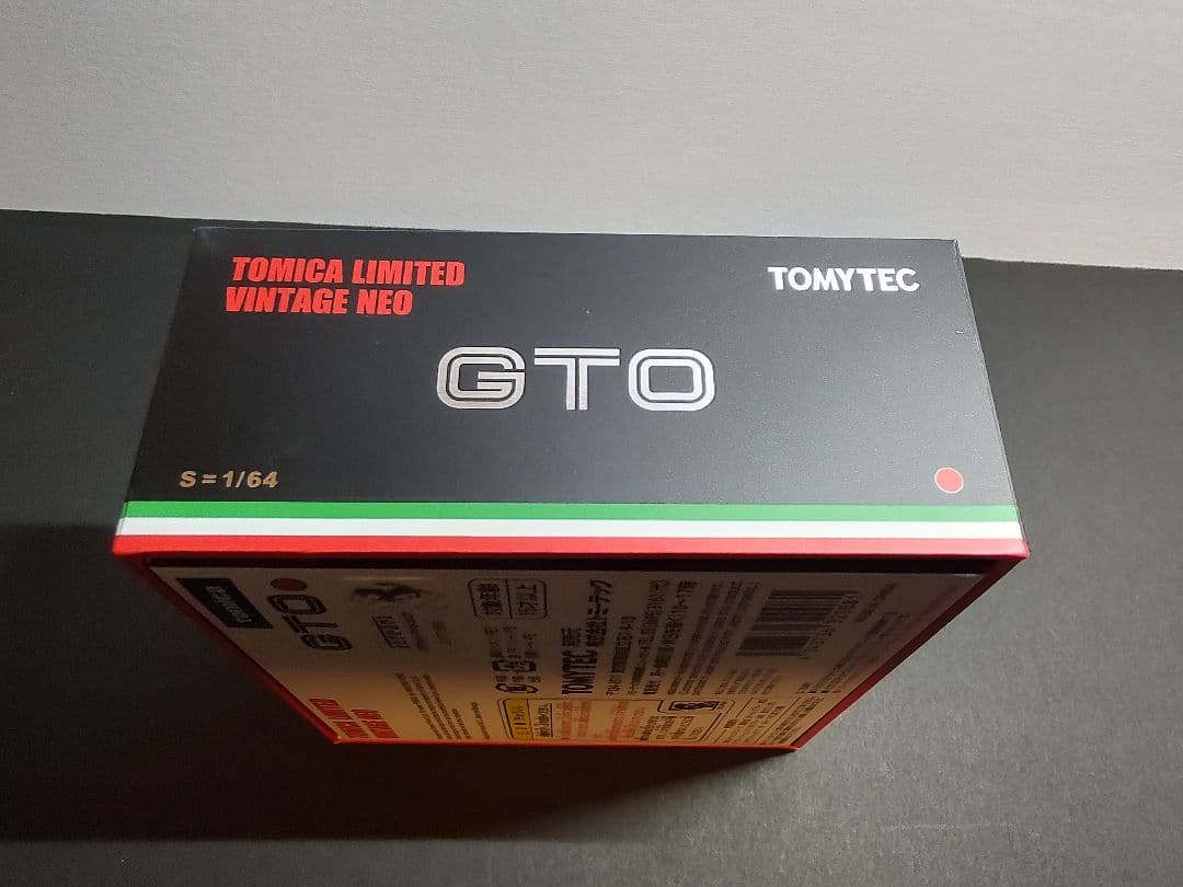 トミカリミテッドヴィンテージネオ フェラーリ 288 GTO 赤