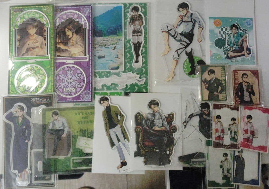 進撃の巨人　アクリルスタンドまとめ売り