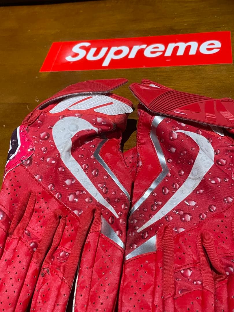 supreme NIKE コラボ　バッティンググローブ　アメフトグローブ　赤L