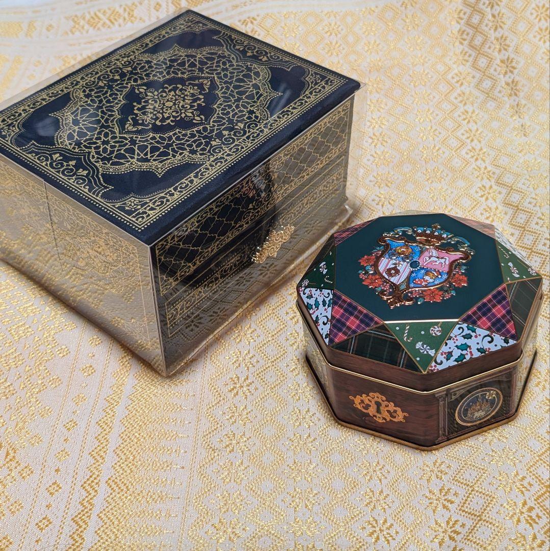 ！新品！　ジャミーラ　ナビール(高貴)　＆　青山デカーボ　クリスマスエンブレム缶