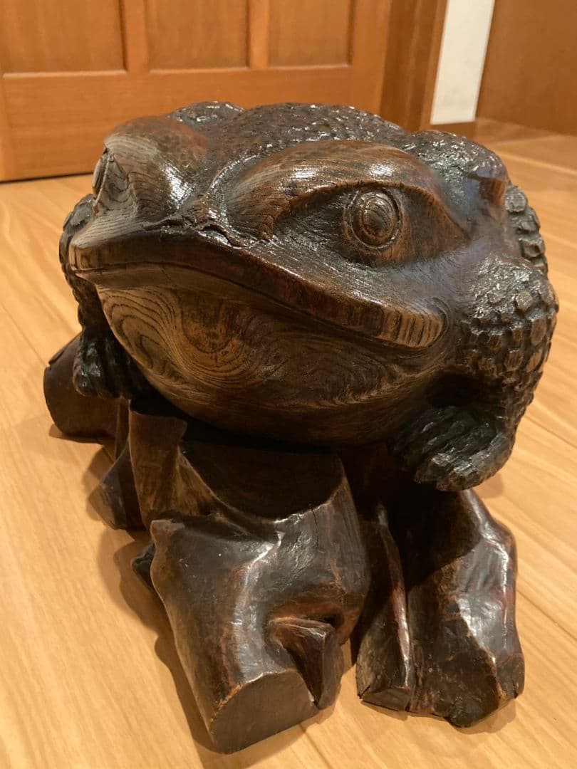 松平家　かえるの置物 　　　　（無事かえる）