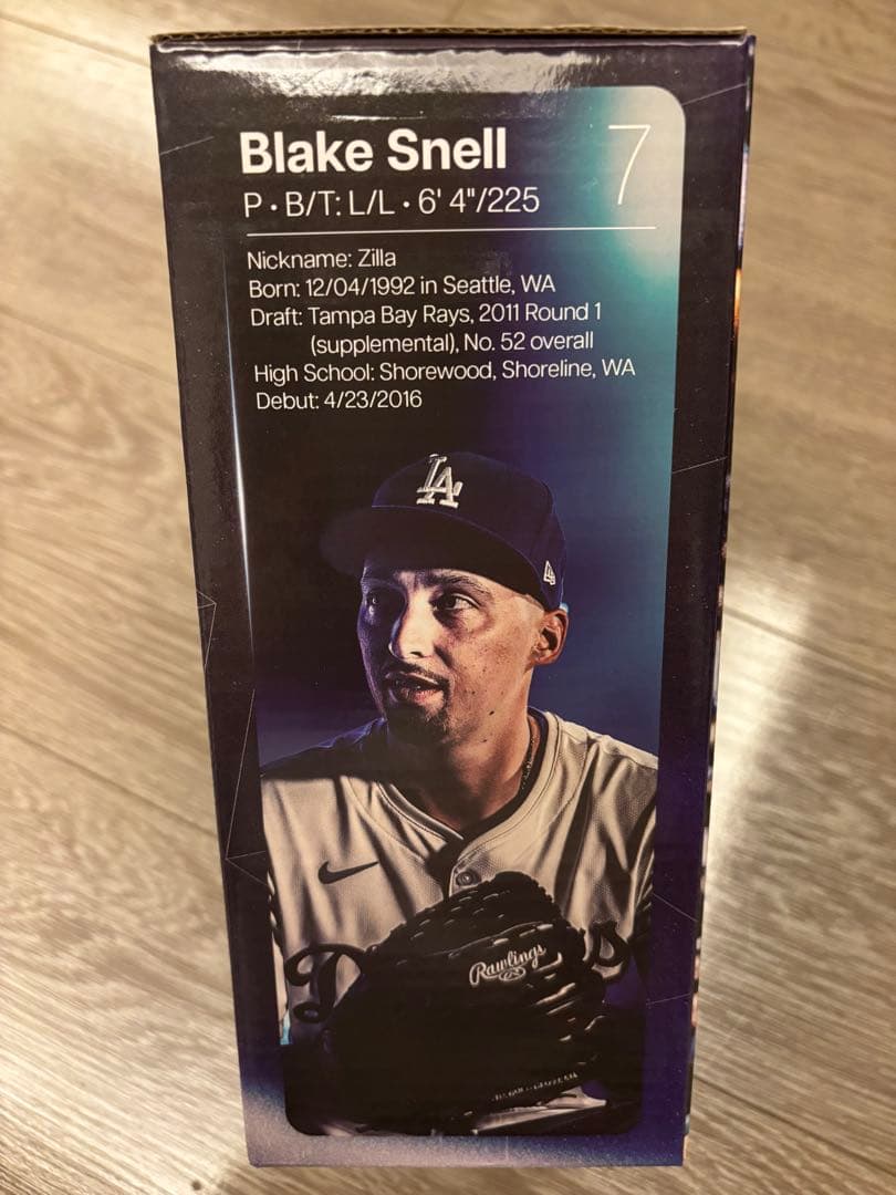 ドジャース戦記念　Blake Snell フィギュア＆ワールドシリーズトロフィー