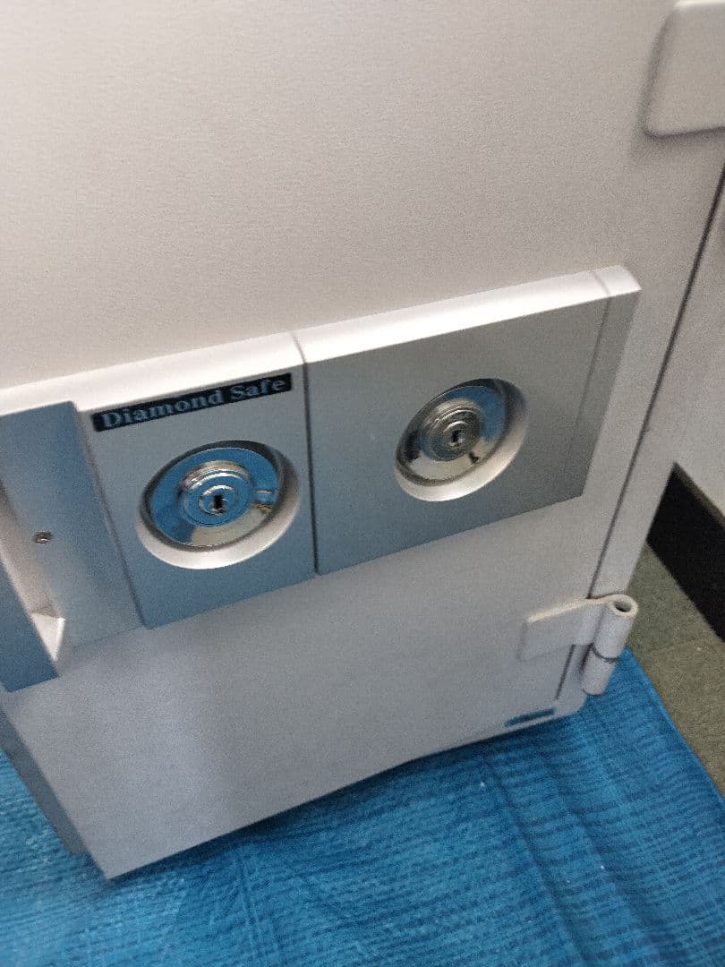 ダイヤセーフ 耐火金庫 鍵二本づつ