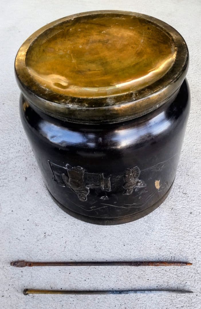 再生インテリア／アンティーク火鉢