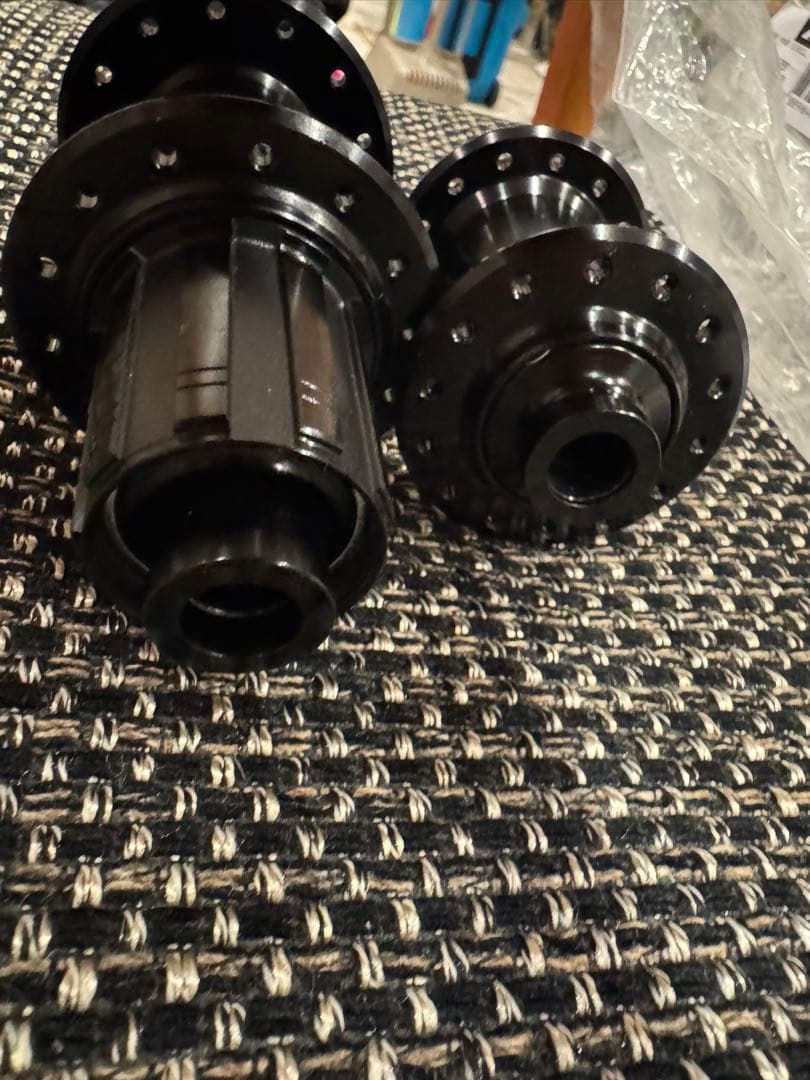 MAVIC マビック　ロードハブ　28H 前後　新品