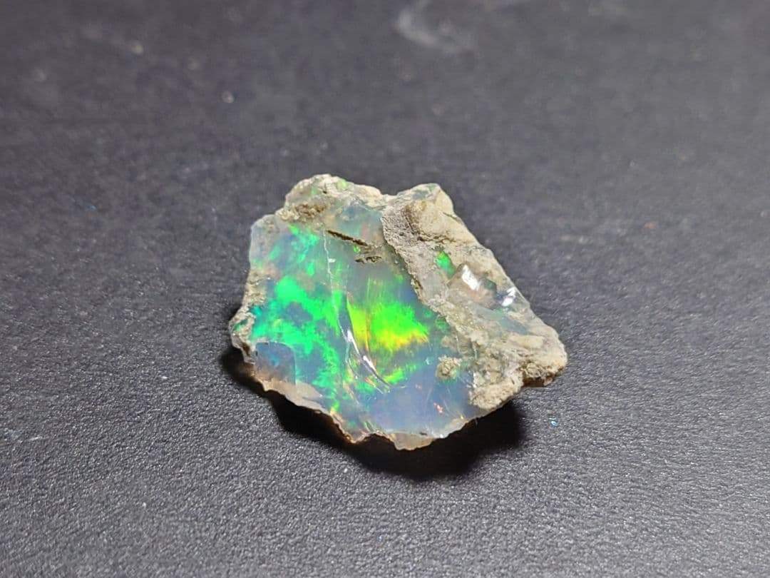 エチオピアオパールウェロ産　ジュエリー　グレード　鉱物標本　原石