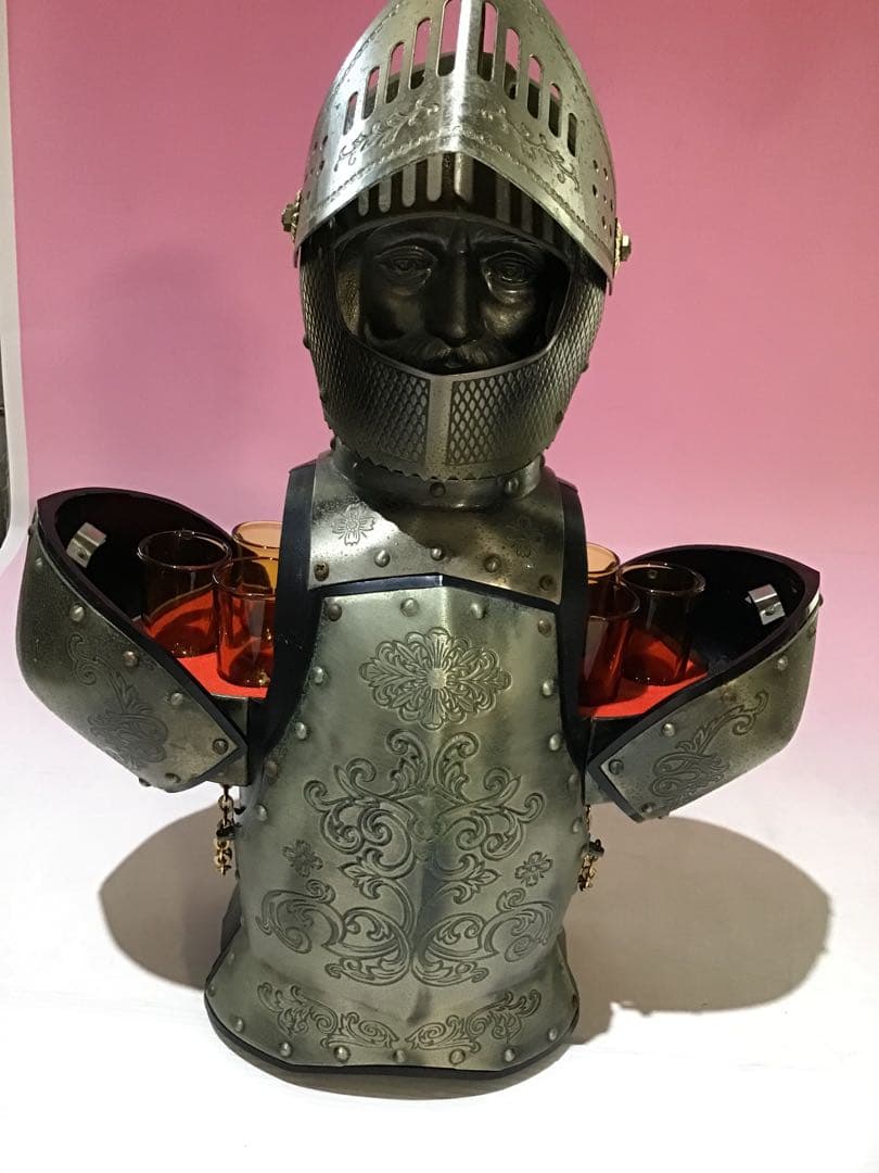 レア ニッカウヰスキー￼ 甲冑騎士、ウイスキーグラスボトル ￼￼