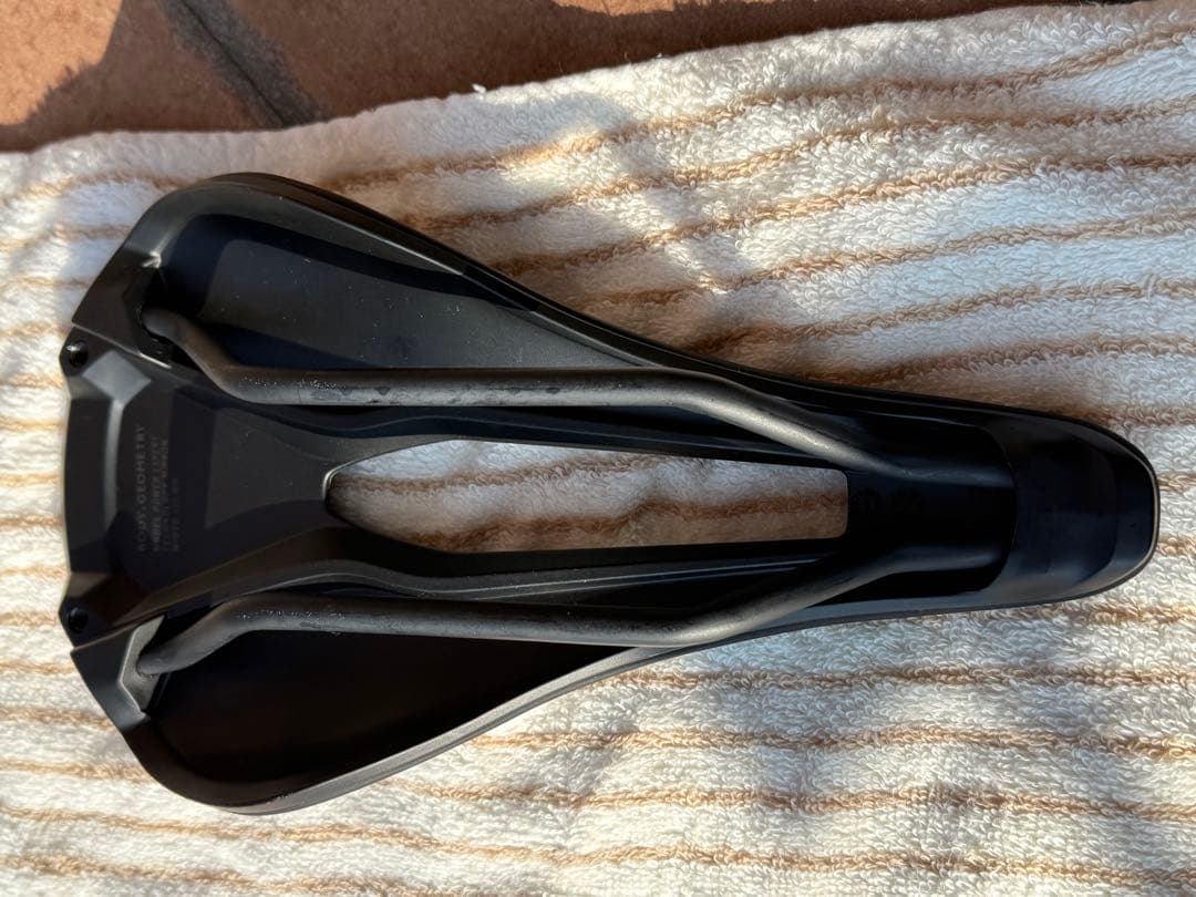 Specialized Power Expert サドル 130mm