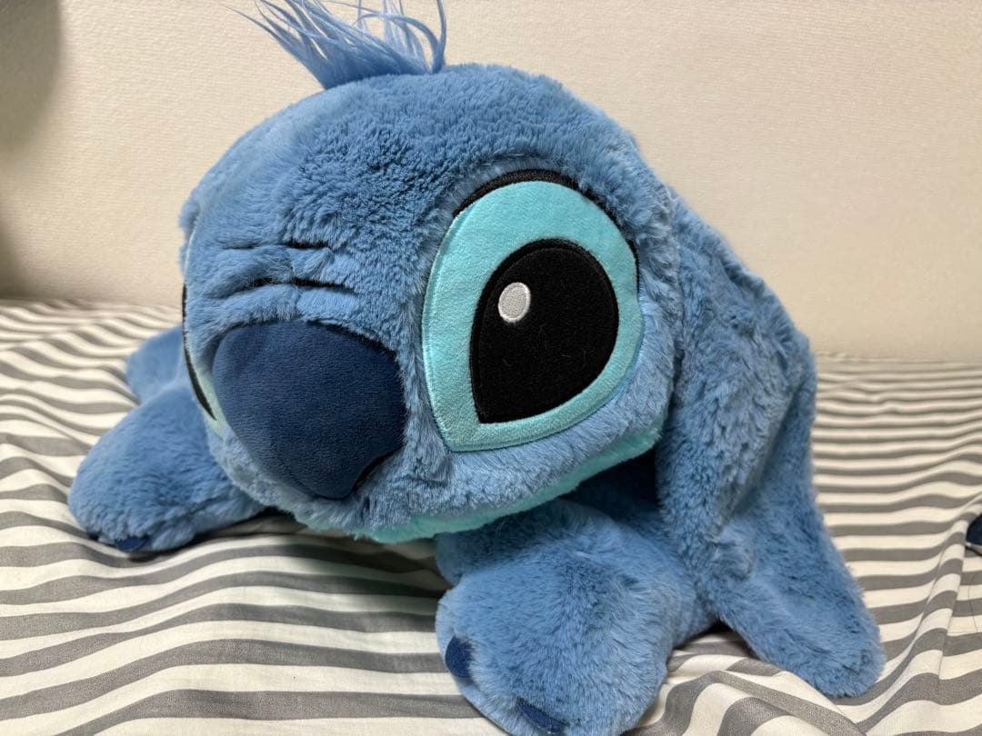 スティッチ　寝そべり　抱き枕ぬいぐるみ